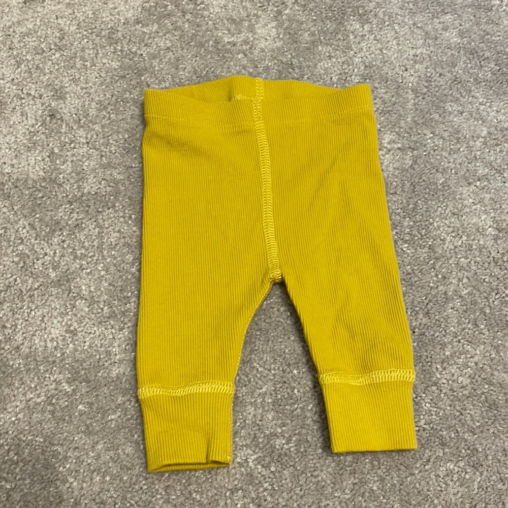 Hanna Andersson yellow ribbed pants size 0-3 months or 50